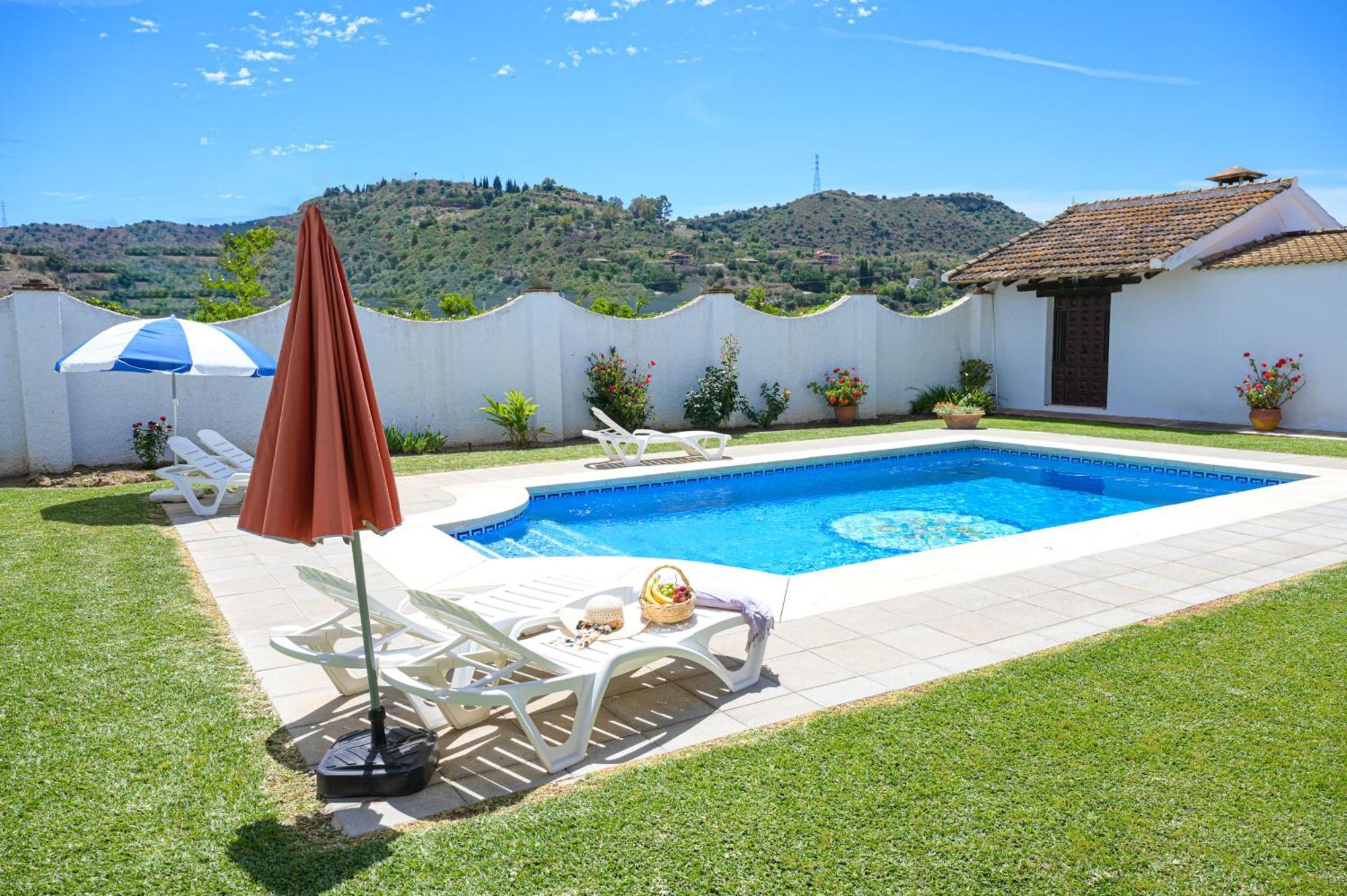 Amplia Casa Rural Con Precioso Jardin Cerca De Malaga Capital. Habitación foto