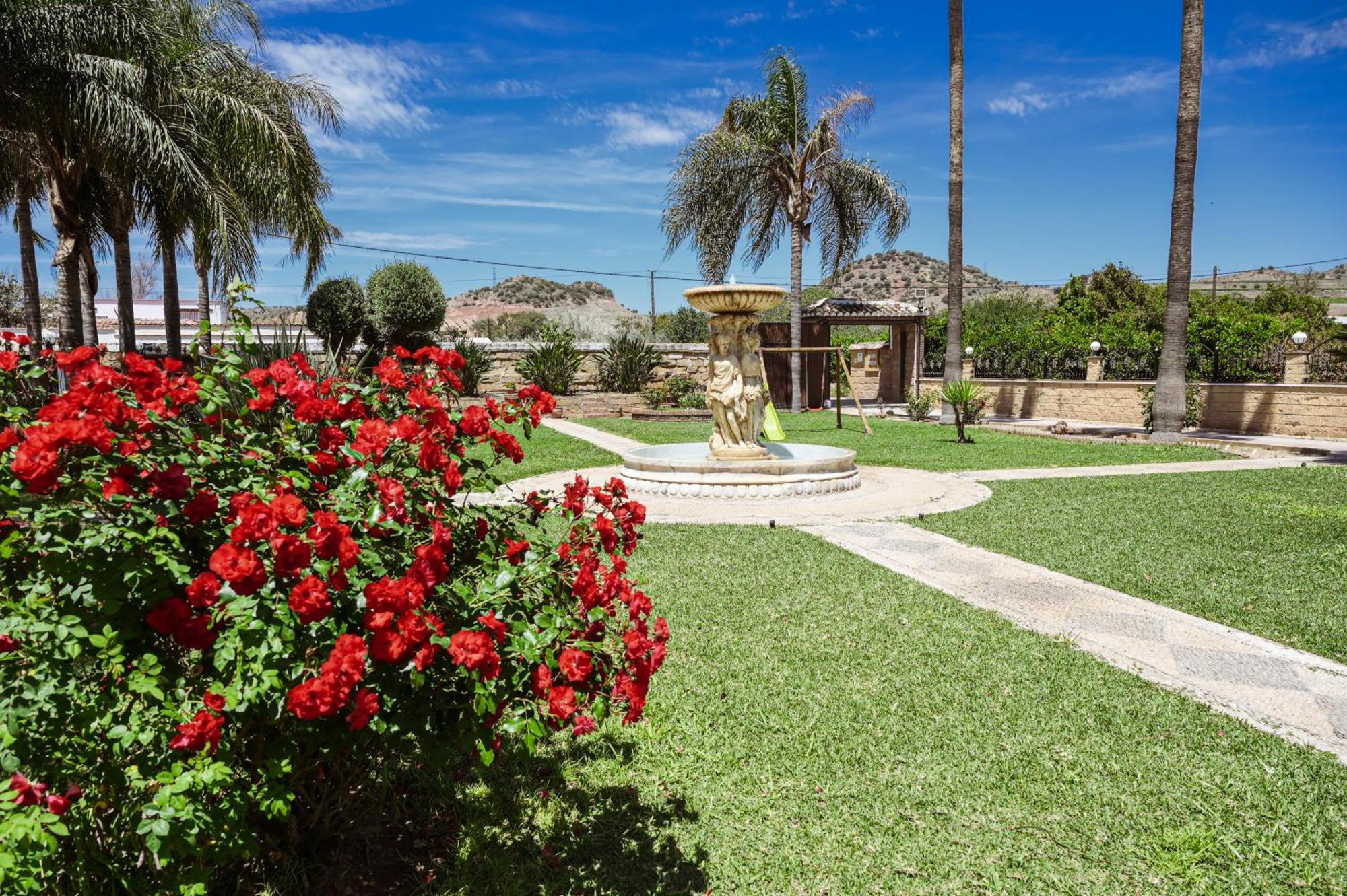 Amplia Casa Rural Con Precioso Jardin Cerca De Malaga Capital. Habitación foto