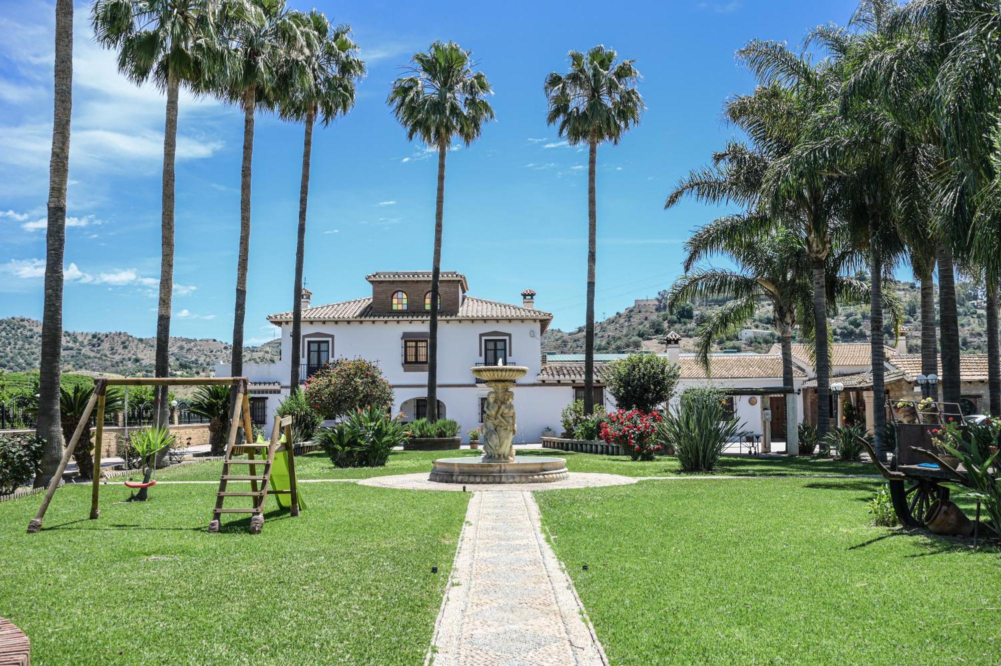 Amplia Casa Rural Con Precioso Jardin Cerca De Malaga Capital. Habitación foto