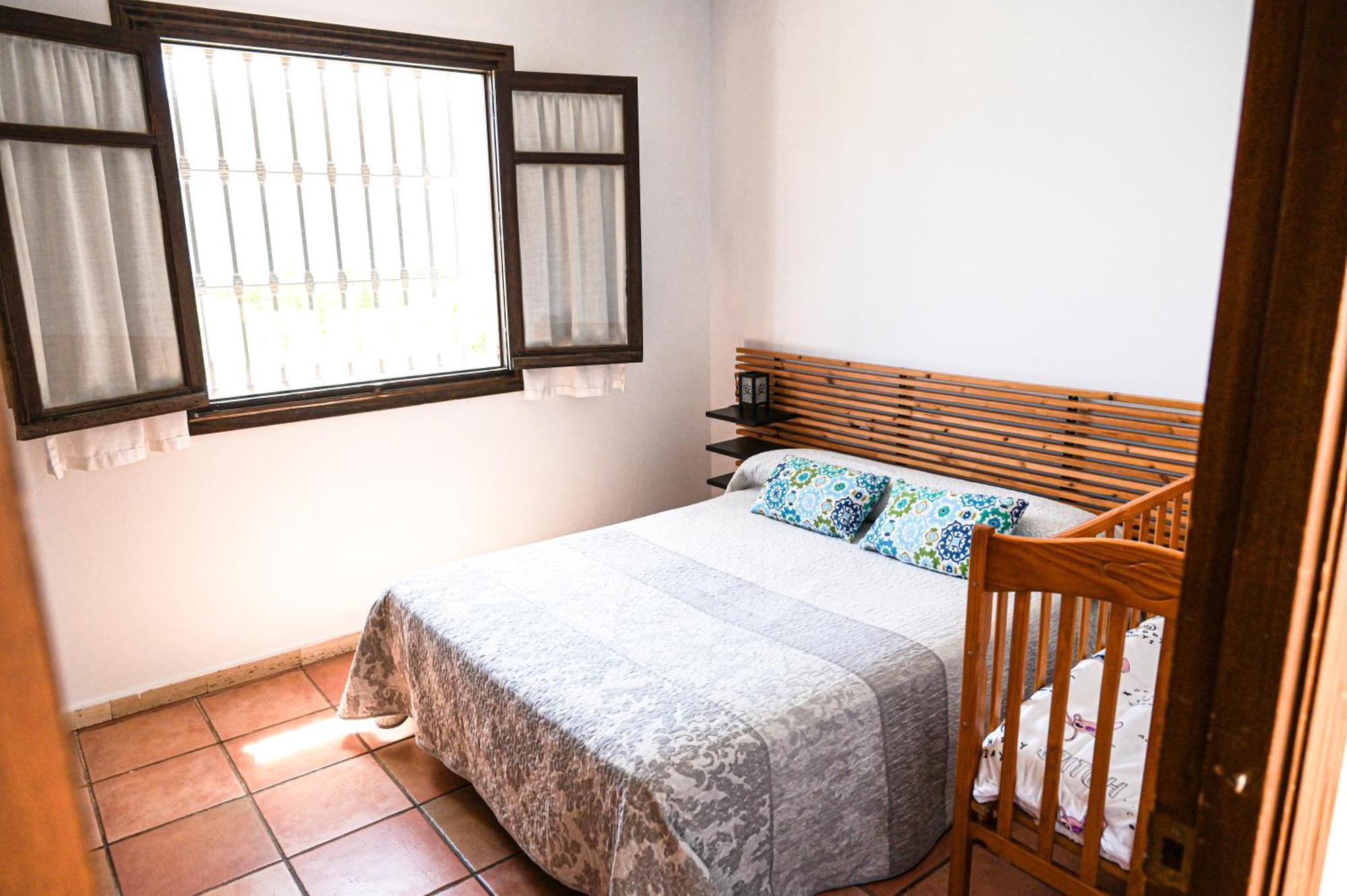 Amplia Casa Rural Con Precioso Jardin Cerca De Malaga Capital. Habitación foto